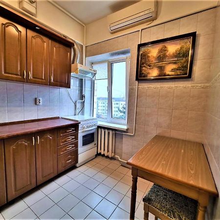 82-Avenue Apartment チェルニウツィー エクステリア 写真