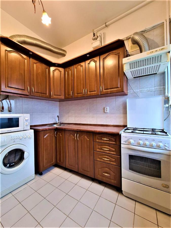 82-Avenue Apartment チェルニウツィー エクステリア 写真